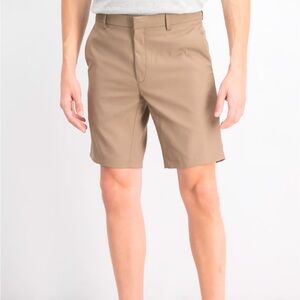 $42 NWOT ALFANI Men AlfaTech Stretch Waistband Shorts, Fresh Cement SIZE…